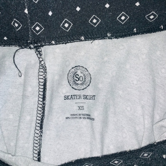 SO Target white black diamond pattern circle skirt - Picture 7 of 7